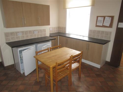 4 bed property in Cross Green Lane, Leeds